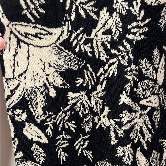 See and Be Seen- Boutique Black and Cream Floral Wide Leg Sweater Trousers - Picture 3 of 5